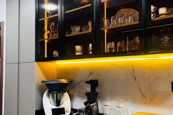 Installation et pose de cuisine moderne sur mesure